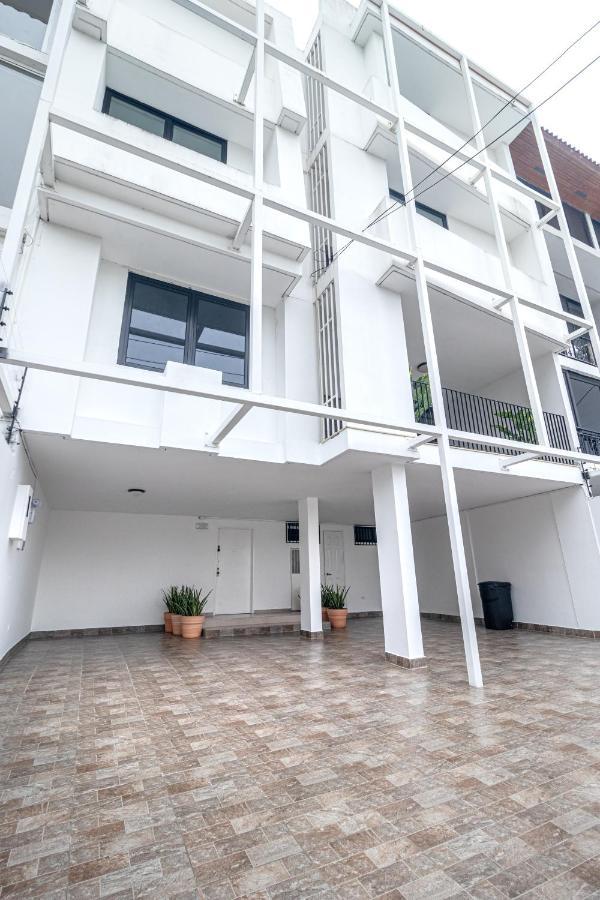 Eshel Apartahotel